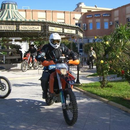 Motel Paris Dakar Selouane Buitenkant foto