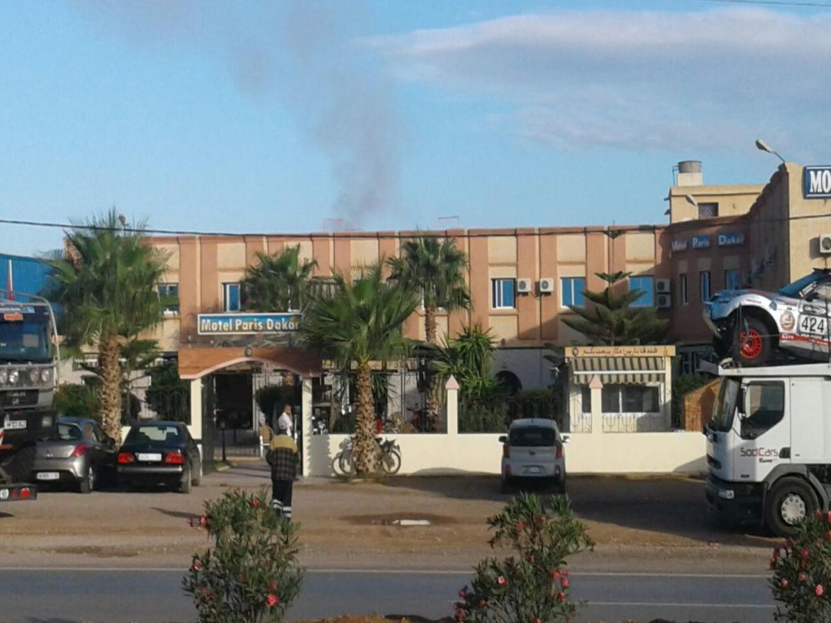 Motel Paris Dakar Selouane Buitenkant foto