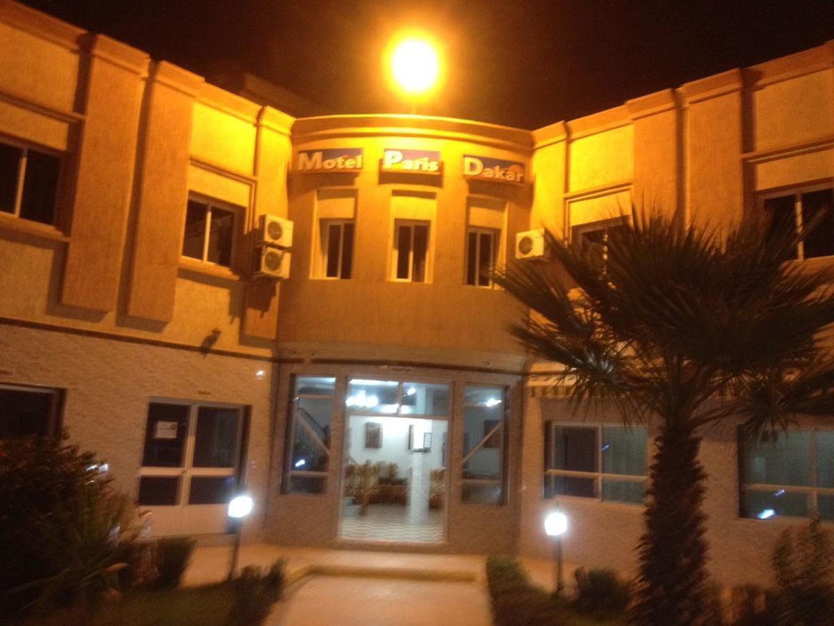 Motel Paris Dakar Selouane Buitenkant foto