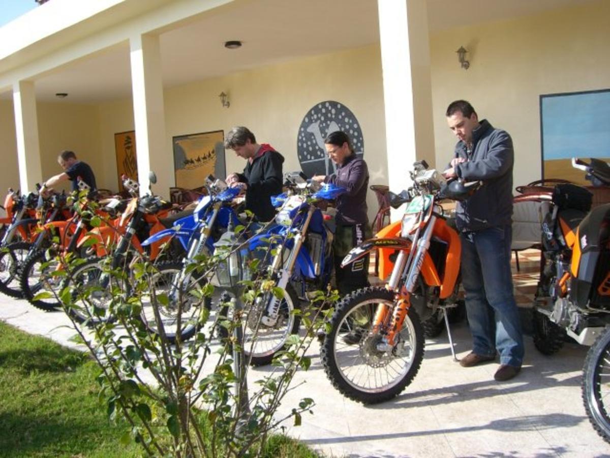 Motel Paris Dakar Selouane Buitenkant foto