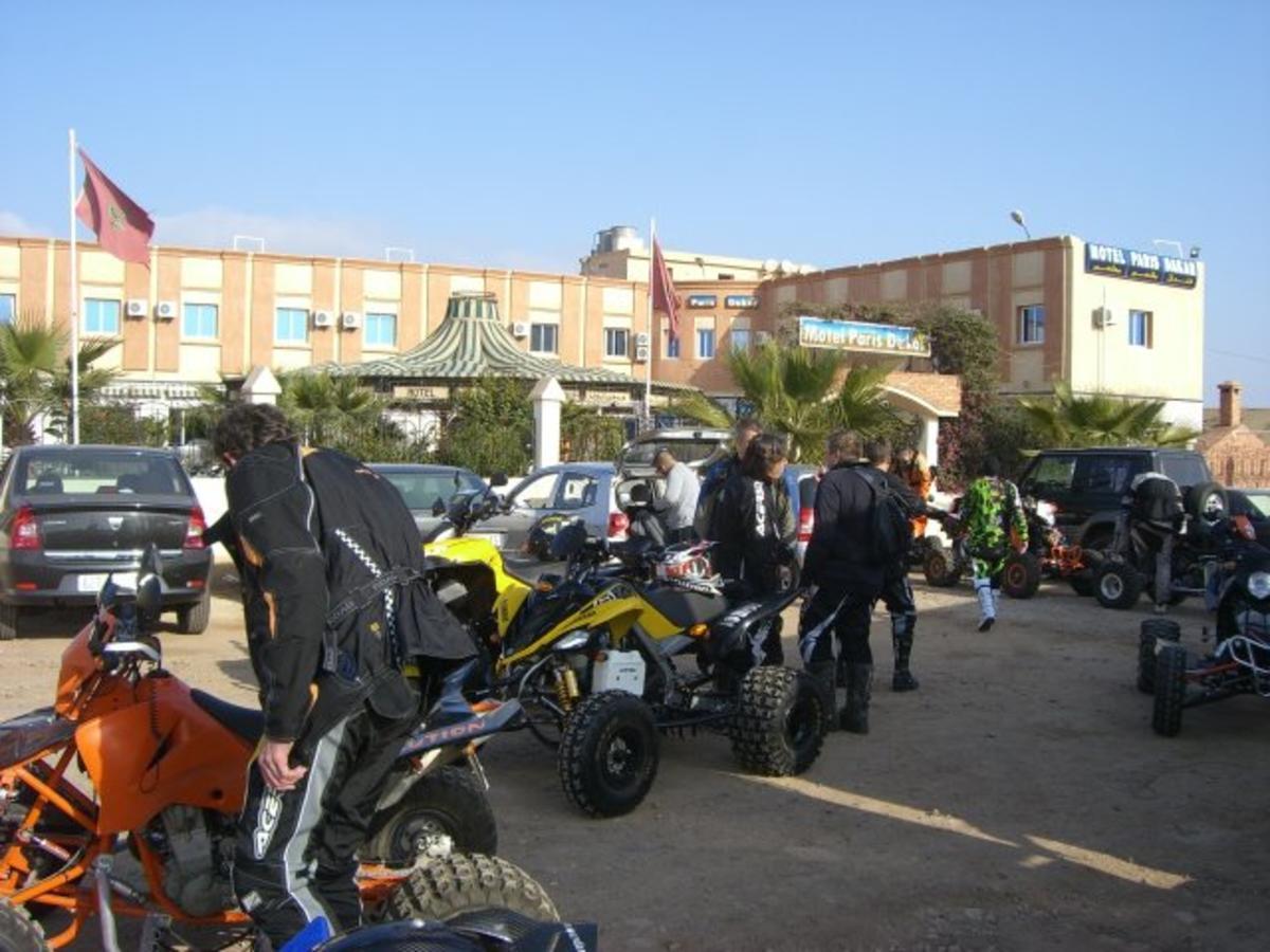 Motel Paris Dakar Selouane Buitenkant foto