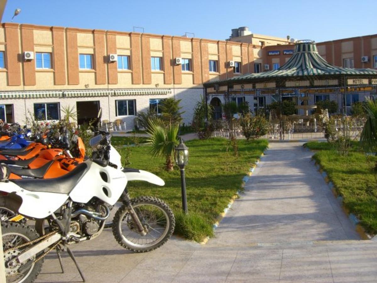 Motel Paris Dakar Selouane Buitenkant foto