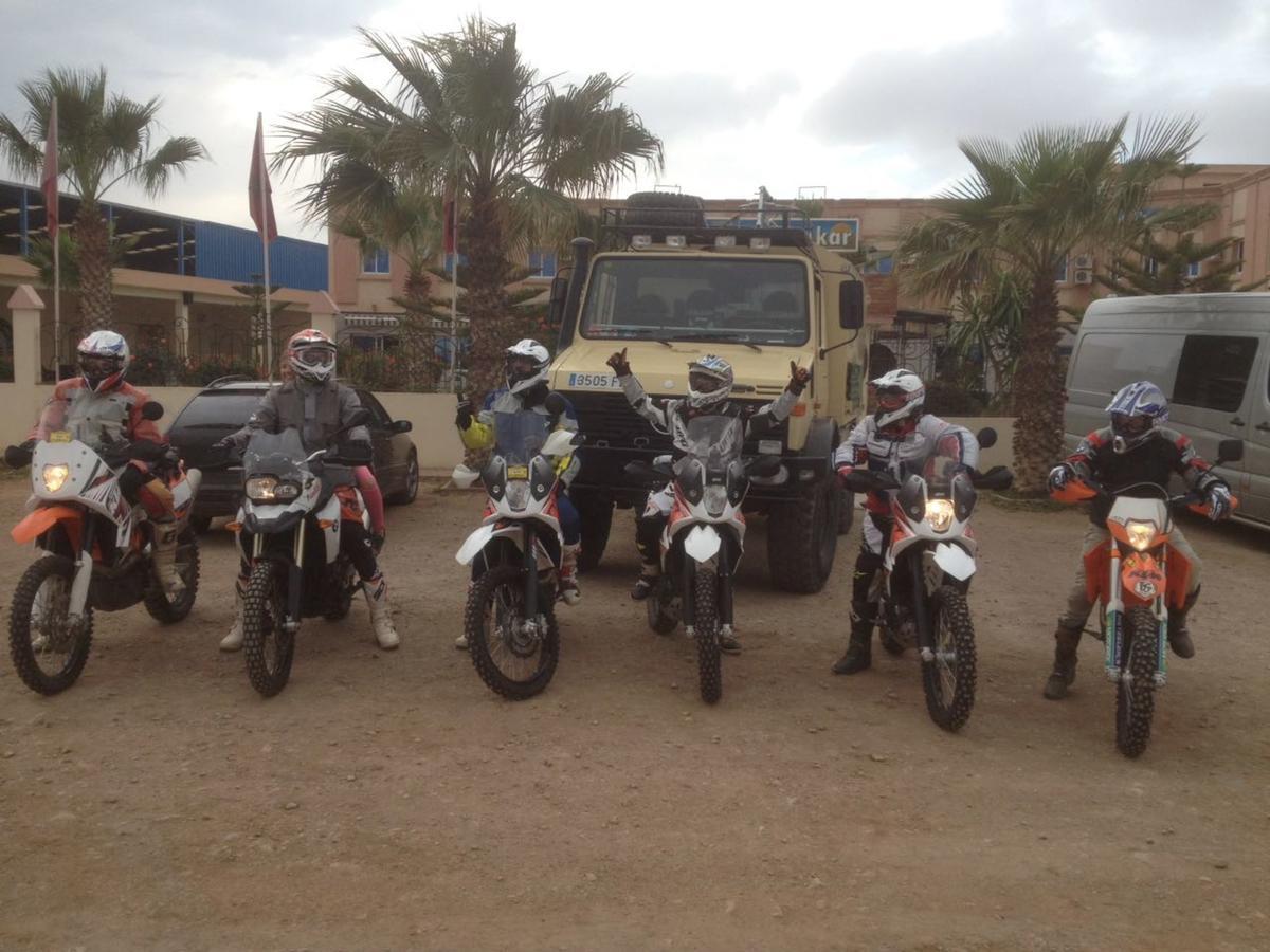Motel Paris Dakar Selouane Buitenkant foto