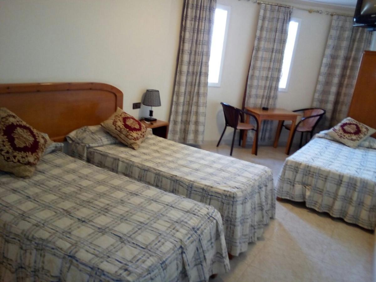 Motel Paris Dakar Selouane Buitenkant foto