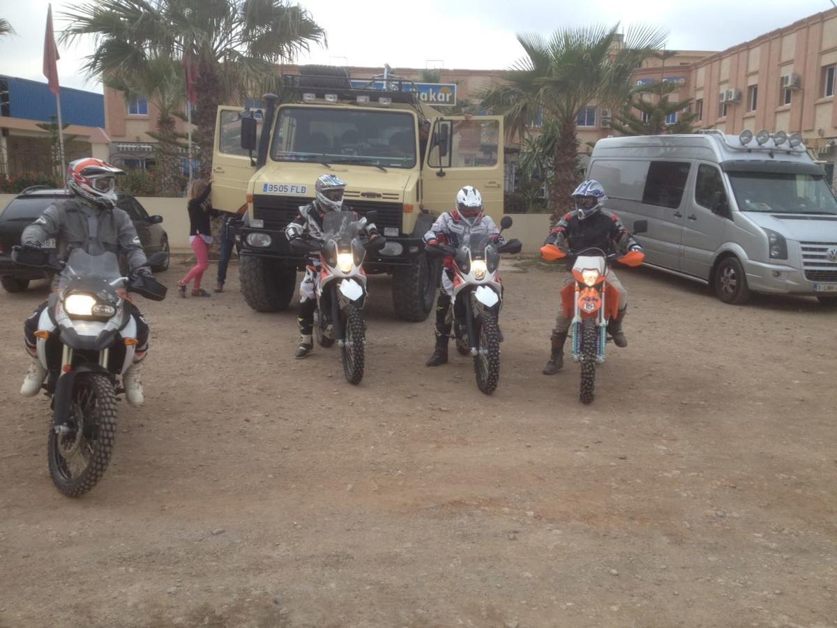 Motel Paris Dakar Selouane Buitenkant foto